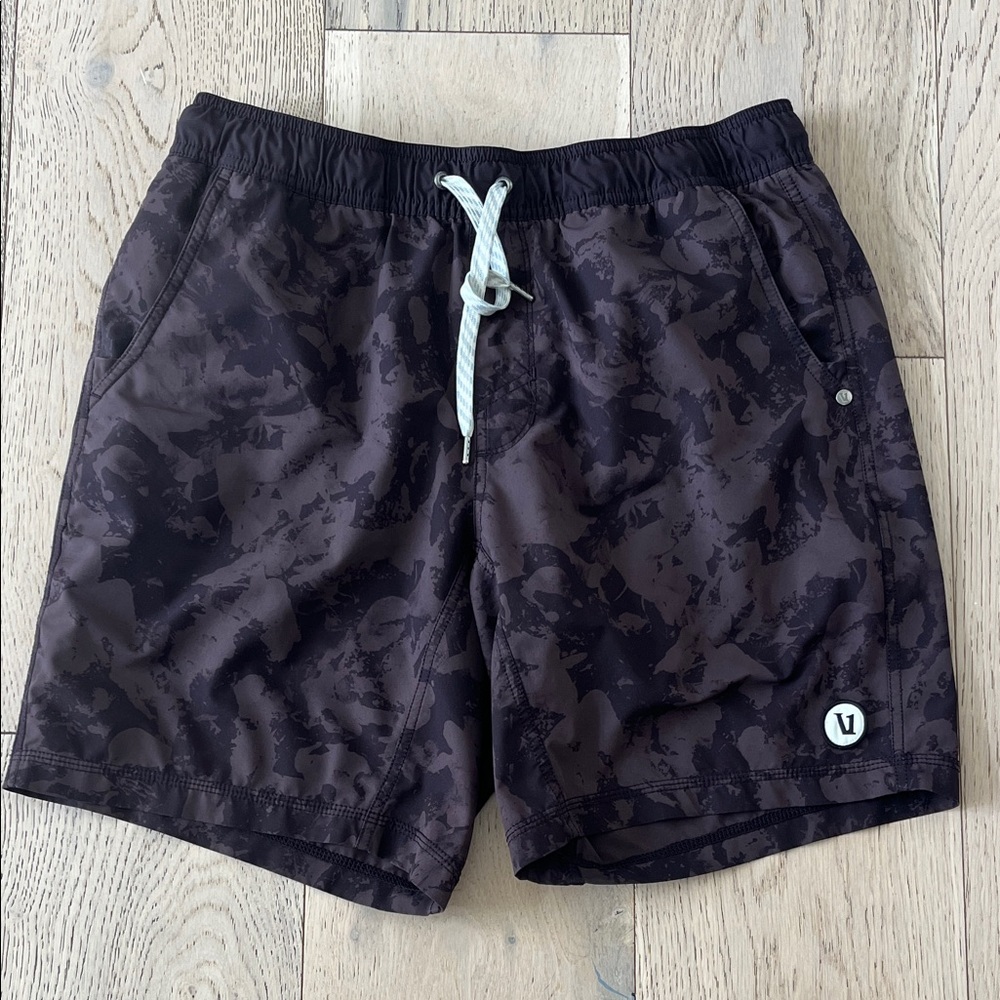 Vuori Men's Brown Camo Athletic Shorts Size Medium